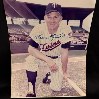 Lot 253: Autographed 8x10 Photo Of Twins Harmon Killebrew, Hall of Famer