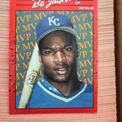Lot 268: 4 1990 Donruss Baseball Card Incomplete Set + Puzzle Cards 