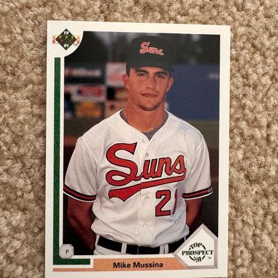 Lot 272: 2 Topps 1991 Baseball Card Sets / Incomplete