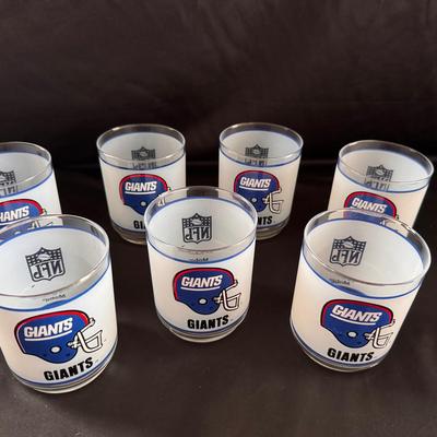 Lot 229: New York Giants Mobil Frosted Promotional Glasses