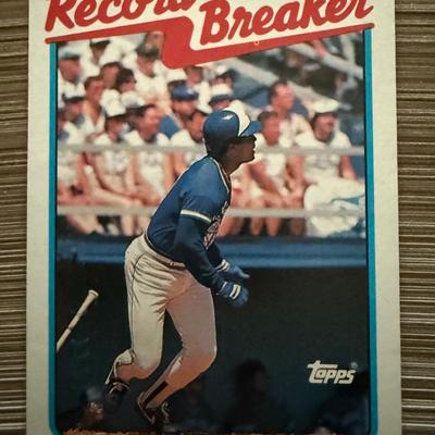 Lot 537: 1989 Topps Baseball Card Set Complete