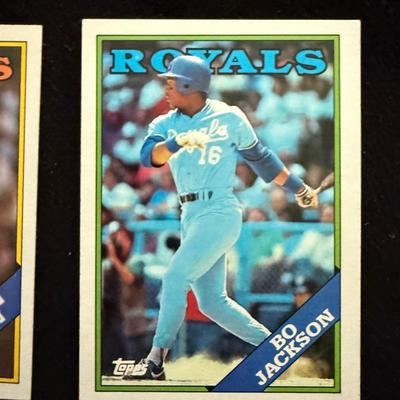 Lot 526: 1988 Topps Complete Set.