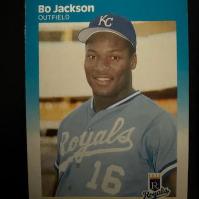 Lot 530: 1987 Fleer Baseball Card Set