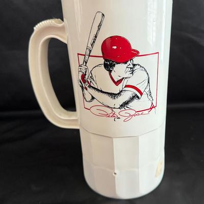 Lot 431: Vintage Pete Rose Plastic Mug – Illustrated Signature Collectible