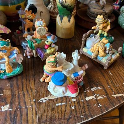 Sale Photo Thumbnail #21: ‘Garfield’ by Danbury Mint $9 ea  (12 available)