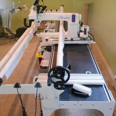 HQ Avante' Prosticher Premium Quilting Machine 