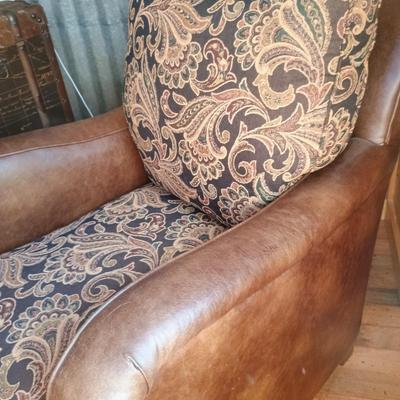 Leather Chair w/Print Cushions