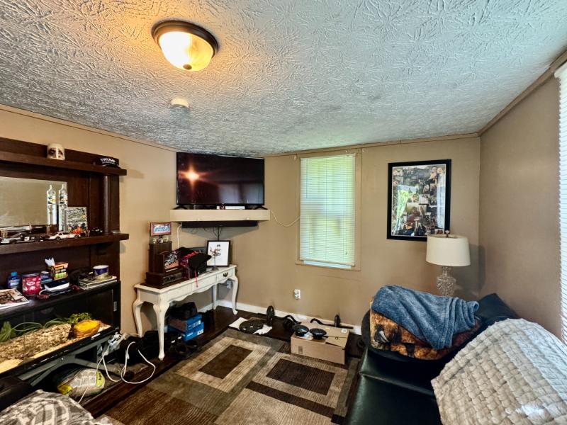 Sale Photo Thumbnail #44