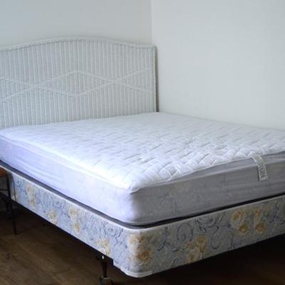 Wicker bed 