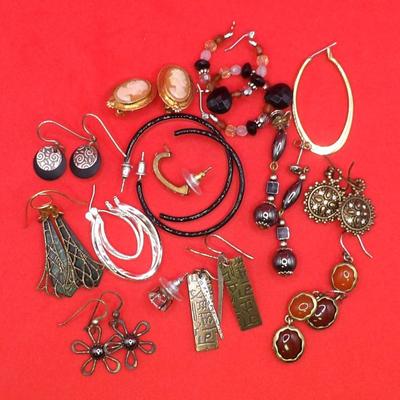 Good Costume Jewelry 
