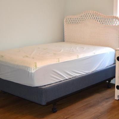 Wicker bed