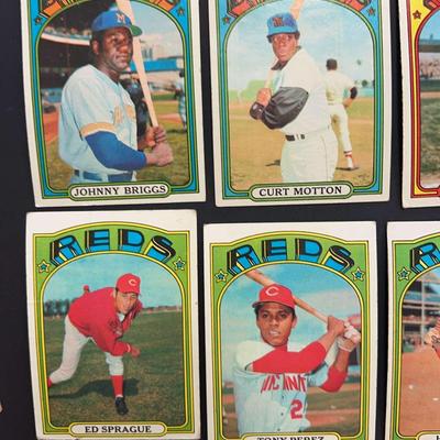 Large Assortment Of Tops 1972 Baseball Trading Cards 