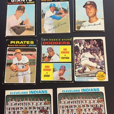  Collection Of Topps Cards From The Early 70’s