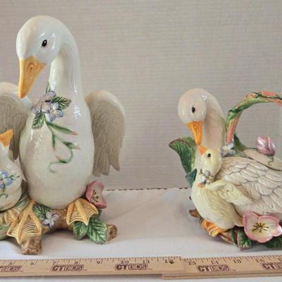 Fitz & Floyd Classics Mother Goose & Gosling Figurine, Mother Duck & Duckling Teapot 