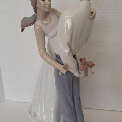 Lladro "Love's Little Surprises" No. 6746