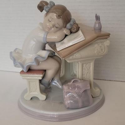 Lladro "Waiting For The Bell" No. 6802
