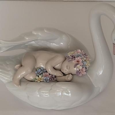 Lladro "Drifting Through Dreamland"  No. 6758