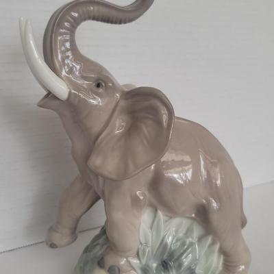 Lladro Nao "Elephant"  Daisa 