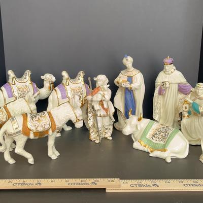 Lenox First Blessing Nativity Set (Incomplete)