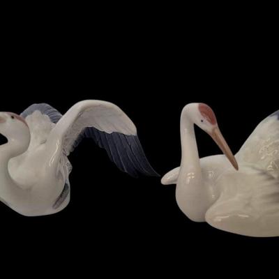 2 Lladro "Fluttering Crane"  No. 1598 & "Nesting Crane" No. 1599