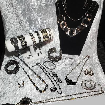 Sale Photo Thumbnail #36