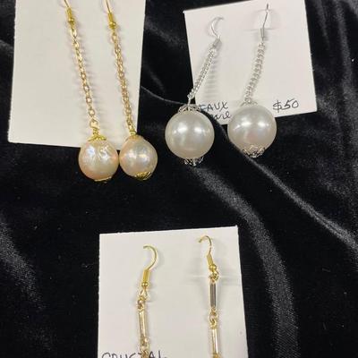 HHC430 - Myrna Lee Chang Big Faux Pearl & Crystal Dangle Earrings 