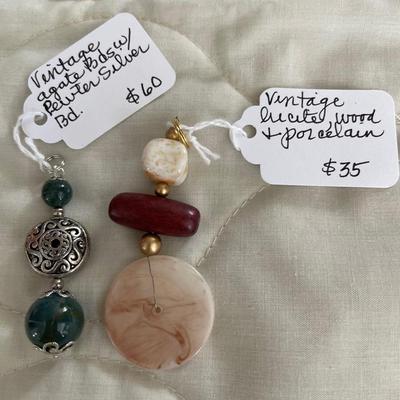 HHC577 - Myrna Lee Chang Vintage Agate, Lucite , Pewter Beaded Pendants 