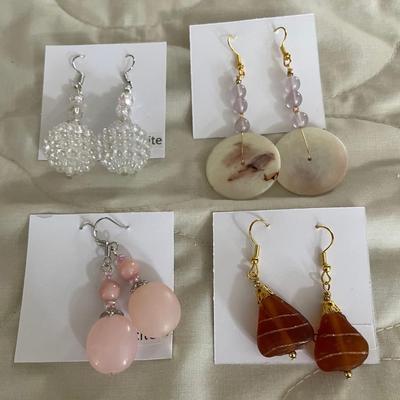 HHC547 - Myrna Lee Chang Glass, Pearl, & Lucite Dangles