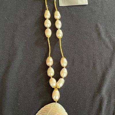 HHC500 - Myrna Lee Chang “Mother-of-Pearl Leaf Necklace 14 1/2”