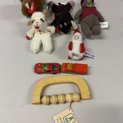 HHC003 Stuffed Animal Toys, Finger Puppets, and Cars