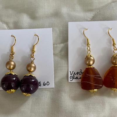HHC519 - Myrna Lee Chang Vintage Glass & Agate Dangles