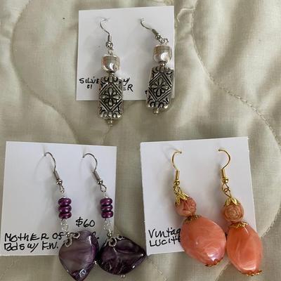 HHC511 - Myrna Lee Chang Purple Mother-of-Pearl, Pewter, & Peach Lucite Earrings 