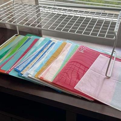 HHC207 - Plastic Folders And Storage Divider