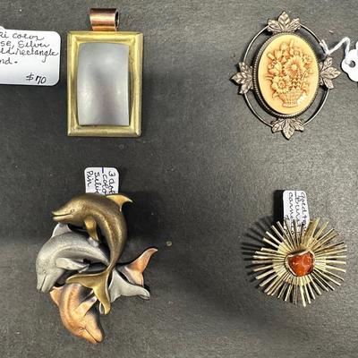 HHC484 Myrna Lee Chang Lot Of 3 Pins And 1 Pendant 