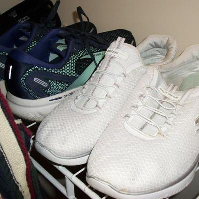 Brooks / Skechers