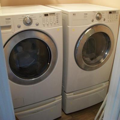 LG Washer and Dryer / Pedestals
