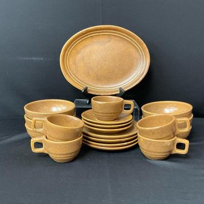 Monmouth Pottery Set 