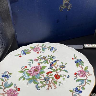 Sale Photo Thumbnail #40: Vintage Aynsley England Plate And Knife Cake Set