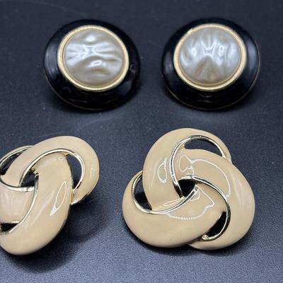Sale Photo Thumbnail #48: Vintage 1990’s Earrings Classic