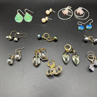 Sale Photo Thumbnail #49: Great Lot Of Earrings 12 Pairs 