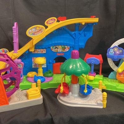 Fisher Price Little People Amusement Park