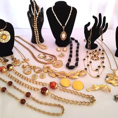 Goldtone Glam For The Gorgeous Gal