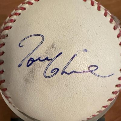 MLB American League baseball signed by Hall of Fame pitcher for the Atlanta Braves and NY Mets Tom Glavine (to be authenticated) 
