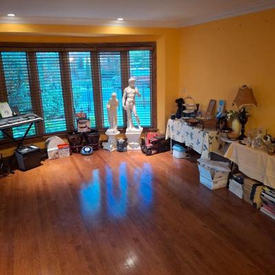 Sale Photo Thumbnail #122