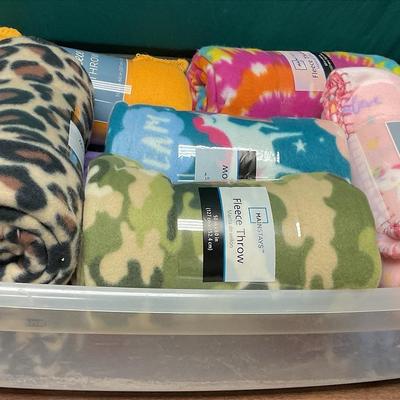 “Comfort Bay” & “Mainstays” Fleece Blankets 