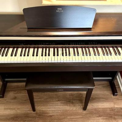 Yamaha Arius console digital piano with bench