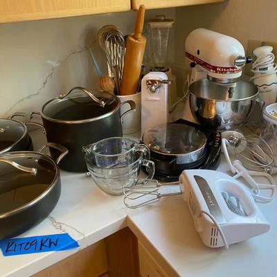 Lot Of Kitchen Appliances Including Kitchenaid Mixer