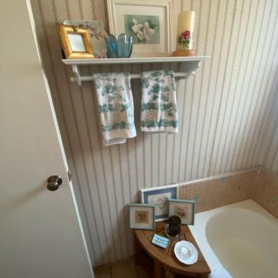 Floral Bathroom Decor 
