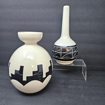  Two handmade Native American pottery vases from the Ute Mountain Ute Tribe, located in Towaoc, Col