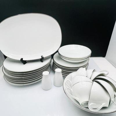 Fremont Noritake Dining Set: White China with Platinum Rim